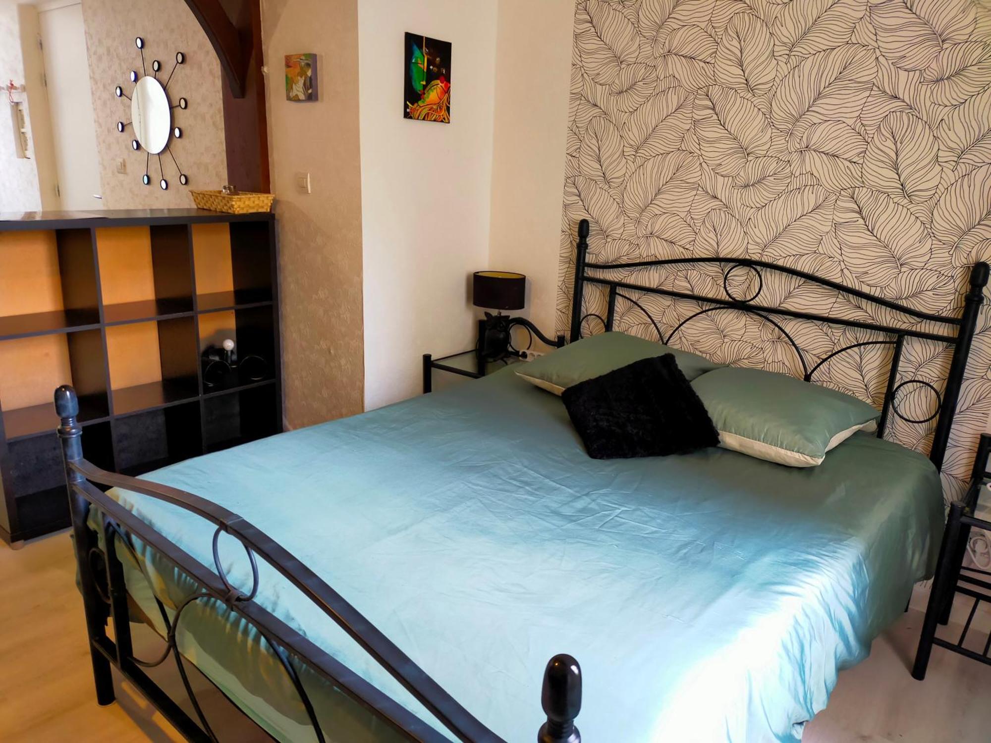 Studio En Rdc Avec Balcon Centre Vitre 외부 사진