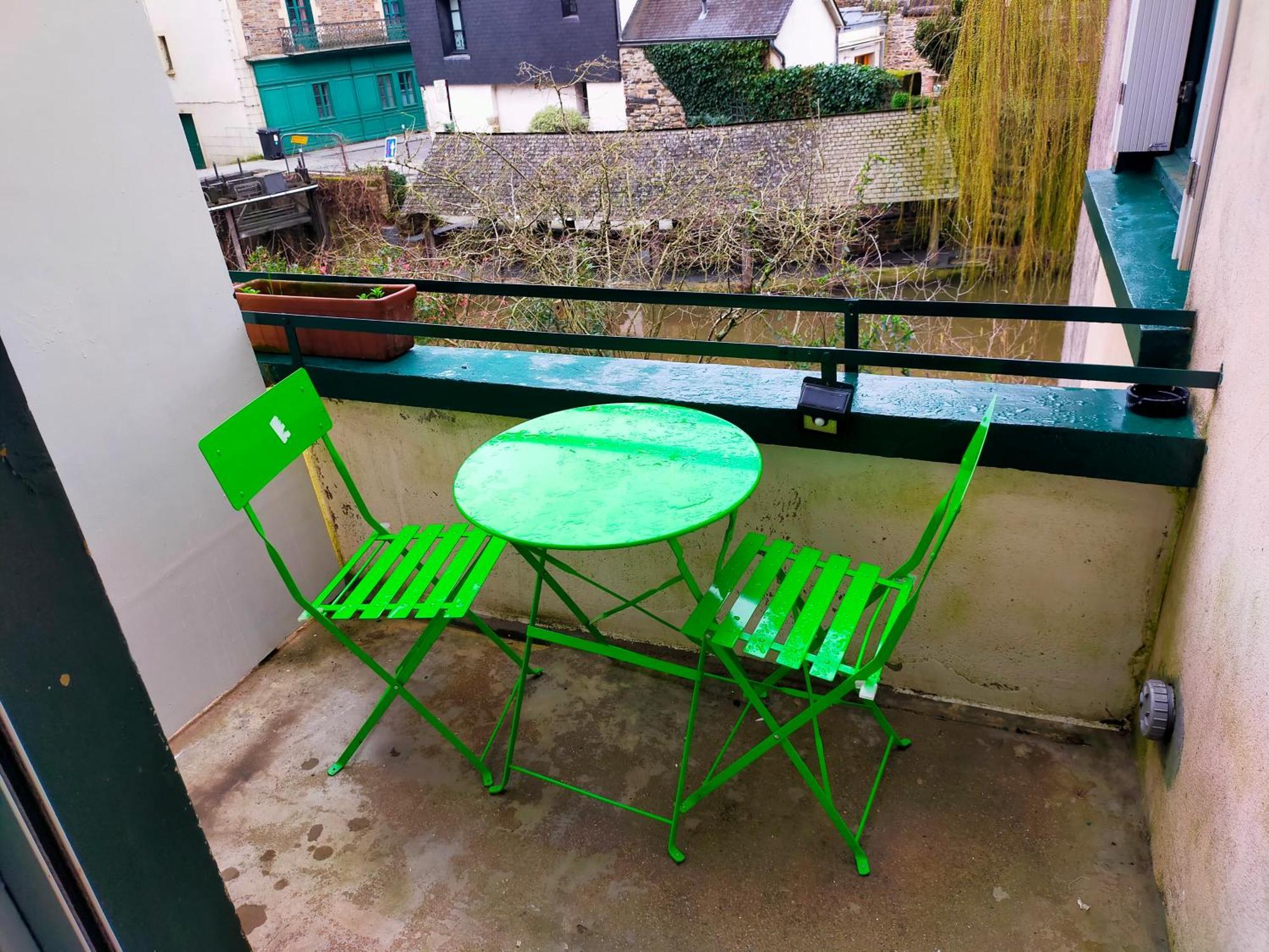 Studio En Rdc Avec Balcon Centre Vitre 외부 사진