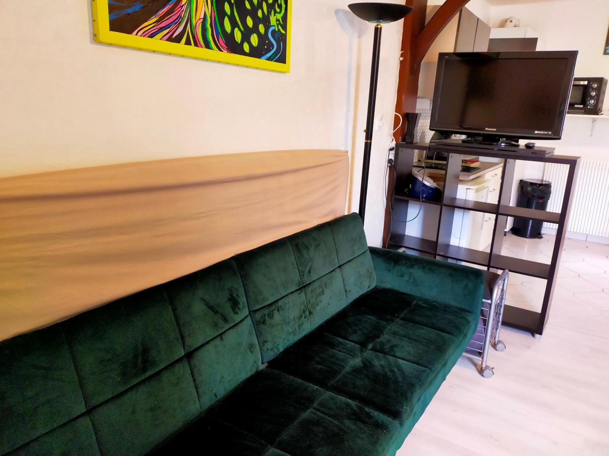 Studio En Rdc Avec Balcon Centre Vitre 외부 사진