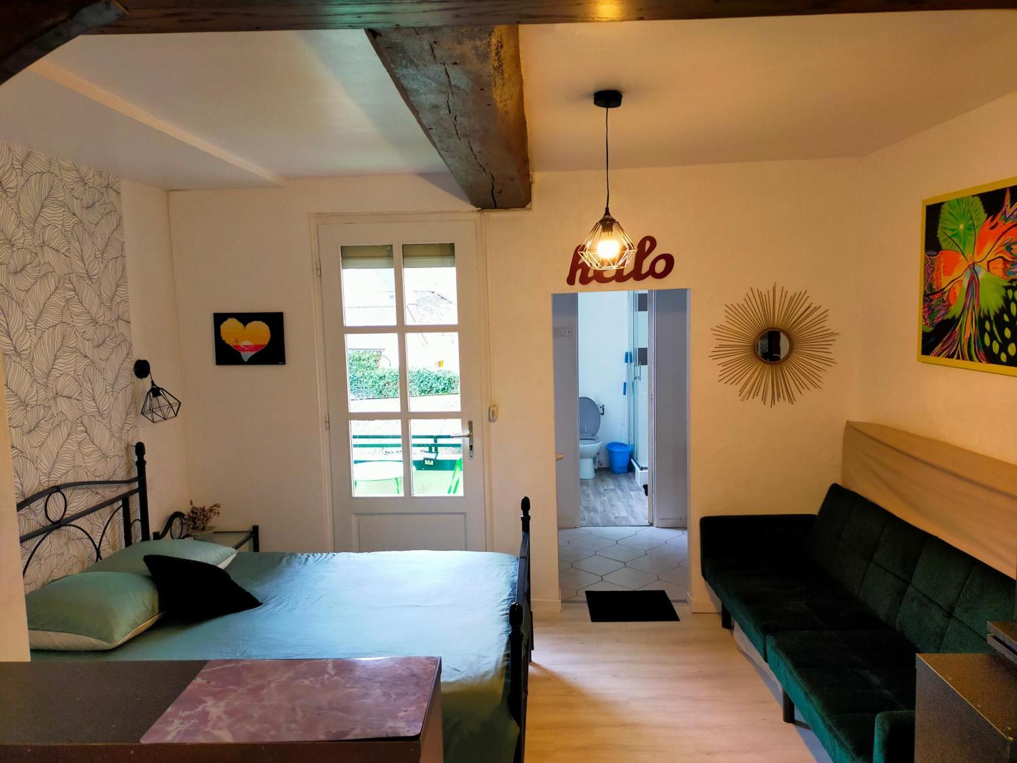 Studio En Rdc Avec Balcon Centre Vitre 외부 사진